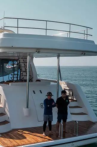 1737028514durretti-85ft-luxury-yacht-rental-dubai-gallery-1 (1) 1